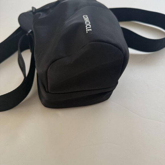 Disney Mickey Mouse Corkcicle Black Crossbody Bag Adjustable Strap Insulated Int - Picture 6 of 7